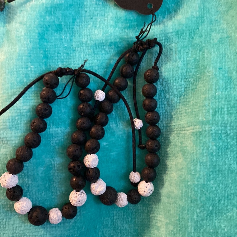 5 bracelets - Picture 2 of 5